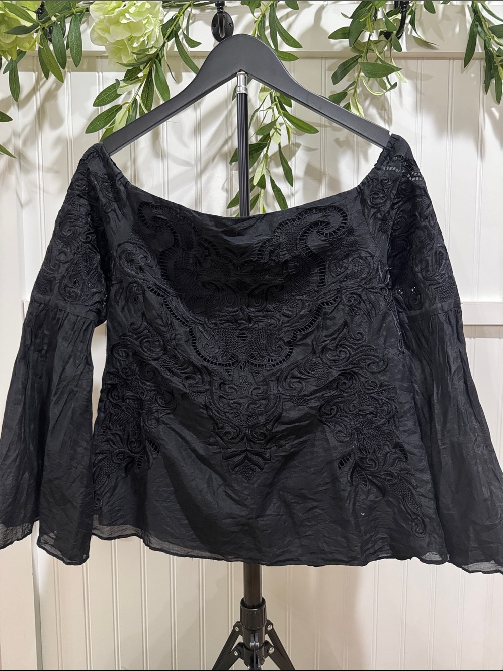 #181 INTERMIX Black Off-Shoulder Embroidered Peasant Blouse Cotton/Silk GORGEOUS